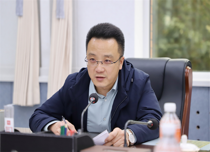 情暖重阳 共话发展——Beat365唯一官方网站举办2025年重阳节老专家老教授茶话会