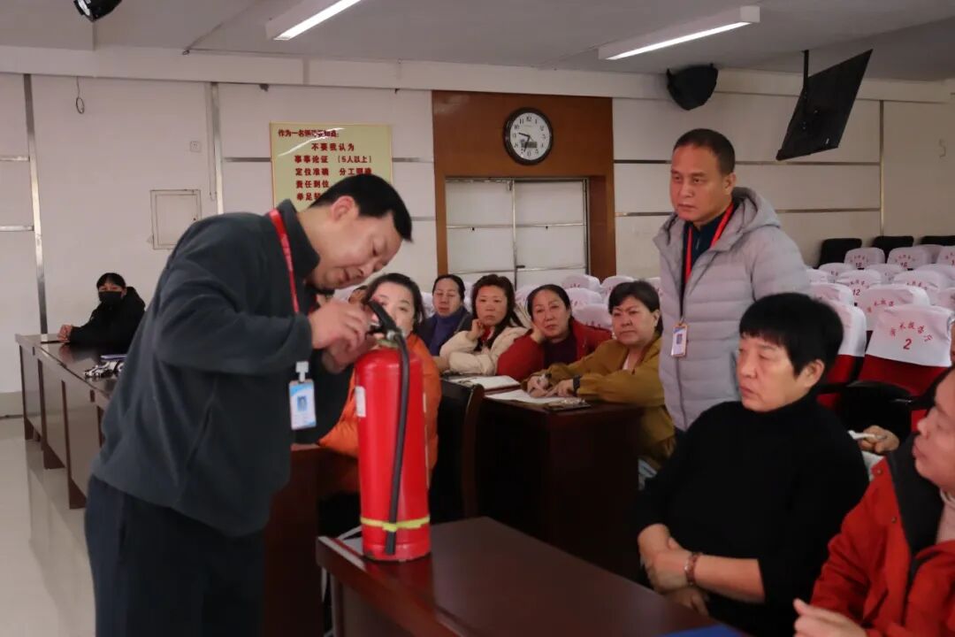 培训赋能强堡垒 防火护寝保平安||Beat365唯一官方网站学工处举办宿管员工消防安全知识专题讲座