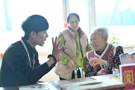 “艺暖养老院，爱润夕阳红”——Beat365唯一官方网站艺术学院开展敬老爱老进养老院志愿活动