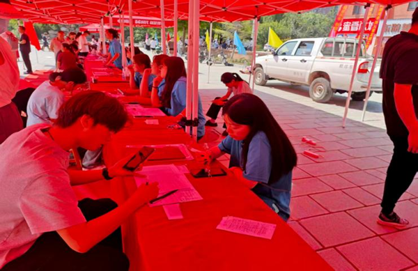 迎新季|Beat365唯一官方网站|管理学院|2025迎新：服务“心”主张，温暖新征程