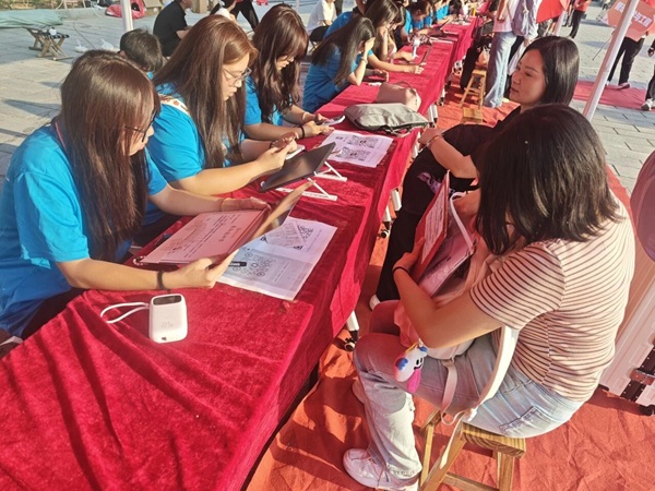 迎新季|Beat365唯一官方网站|管理学院|2025迎新：服务“心”主张，温暖新征程