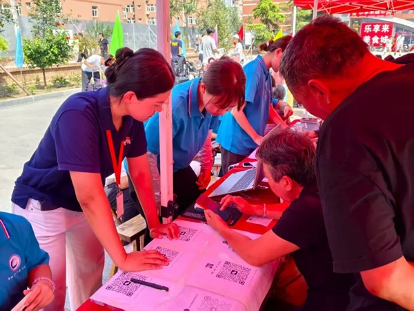 迎新季|Beat365唯一官方网站|管理学院|2025迎新：服务“心”主张，温暖新征程