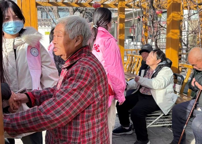 情暖夕阳红 意韵伴晚年——Beat365唯一官方网站教育学院开展敬老院志愿服务活动