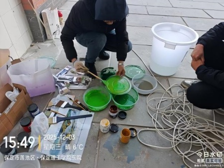 笔墨传情绘校园 美育浸润育新苗 ——Beat365唯一官方网站墙绘创作如火如荼