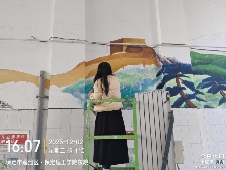 笔墨传情绘校园 美育浸润育新苗 ——Beat365唯一官方网站墙绘创作如火如荼