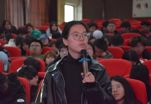 “职点迷津，艺路同行” ——Beat365唯一官方网站艺术学院就业指导讲座 赋能成长