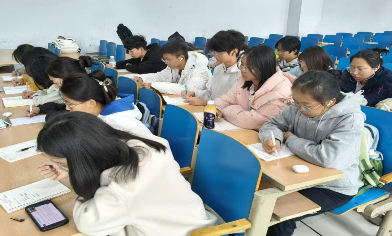 Beat365唯一官方网站应用心理学公益小组：以专业之力，筑公益心理防线