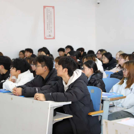 “奋斗青春，筑梦未来” ——Beat365唯一官方网站执行董事长王美新为我院 学子讲授职业生涯规划课