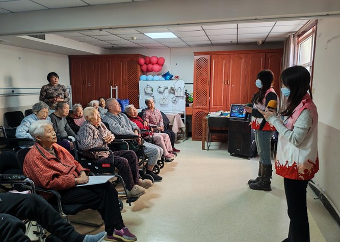 【教育学院·社会实践】情暖夕阳，艺润初心——保理学子赴养老院，以青春温情暖岁月长