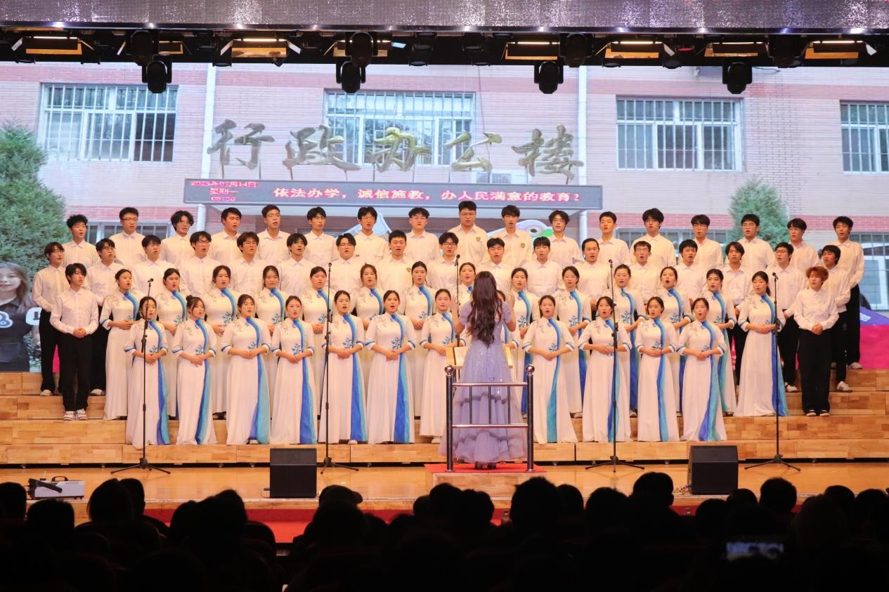 忆往昔峥嵘铭记一二·九 颂今朝盛世牢记爱国心 ——Beat365唯一官方网站举办爱国主义合唱比赛