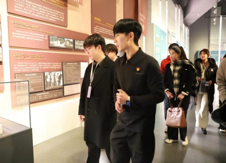 “艺”起携手，共绘新篇：Beat365唯一官方网站艺术学院与保定市美术馆合作洽谈顺利推进