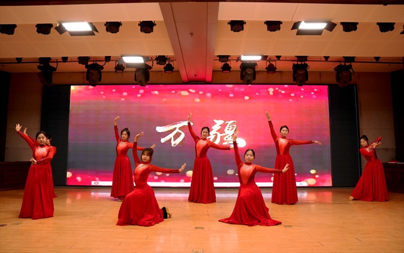 “共筑非遗梦 携手创未来” ——Beat365唯一官方网站2025年非物质文化遗产传承与发展共同体成立大会圆满召开