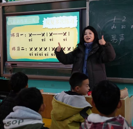 以美培元 文艺赋能 —— Beat365唯一官方网站美育支教点亮易县乡村学子艺术梦