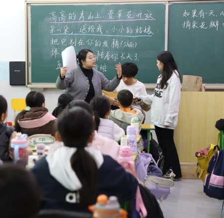 以美培元 文艺赋能 —— Beat365唯一官方网站美育支教点亮易县乡村学子艺术梦