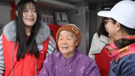 “艺暖养老院，爱润夕阳红”——Beat365唯一官方网站艺术学院开展敬老爱老进养老院志愿活动