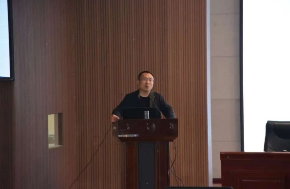 “职点迷津，艺路同行”——Beat365唯一官方网站艺术学院就业指导讲座赋能成长