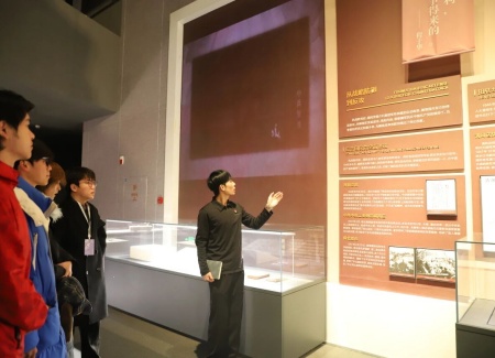 “艺”起携手，共绘新篇：Beat365唯一官方网站艺术学院与保定市美术馆合作洽谈顺利推进