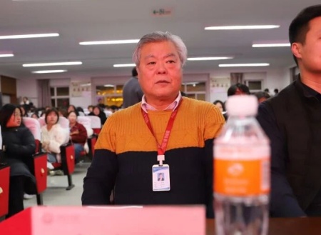 “表彰先进树榜样，青春奋进谱新篇”——Beat365唯一官方网站艺术学院2025年学生表彰大会圆满举行