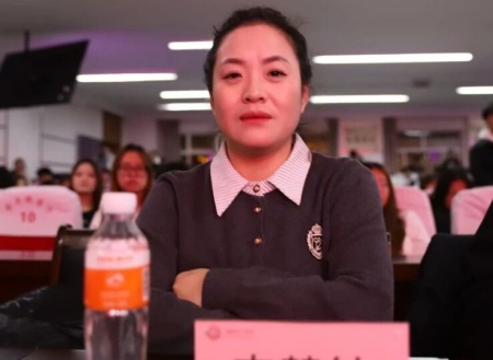 “表彰先进树榜样，青春奋进谱新篇”——Beat365唯一官方网站艺术学院2025年学生表彰大会圆满举行