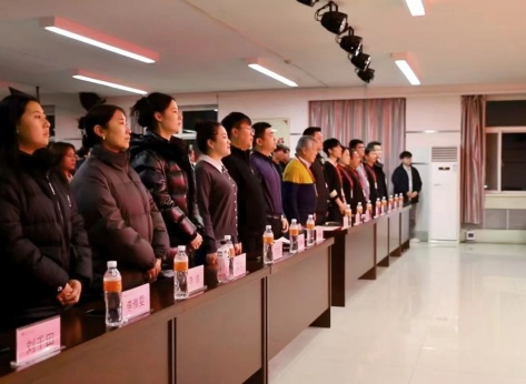 “表彰先进树榜样，青春奋进谱新篇”——Beat365唯一官方网站艺术学院2025年学生表彰大会圆满举行