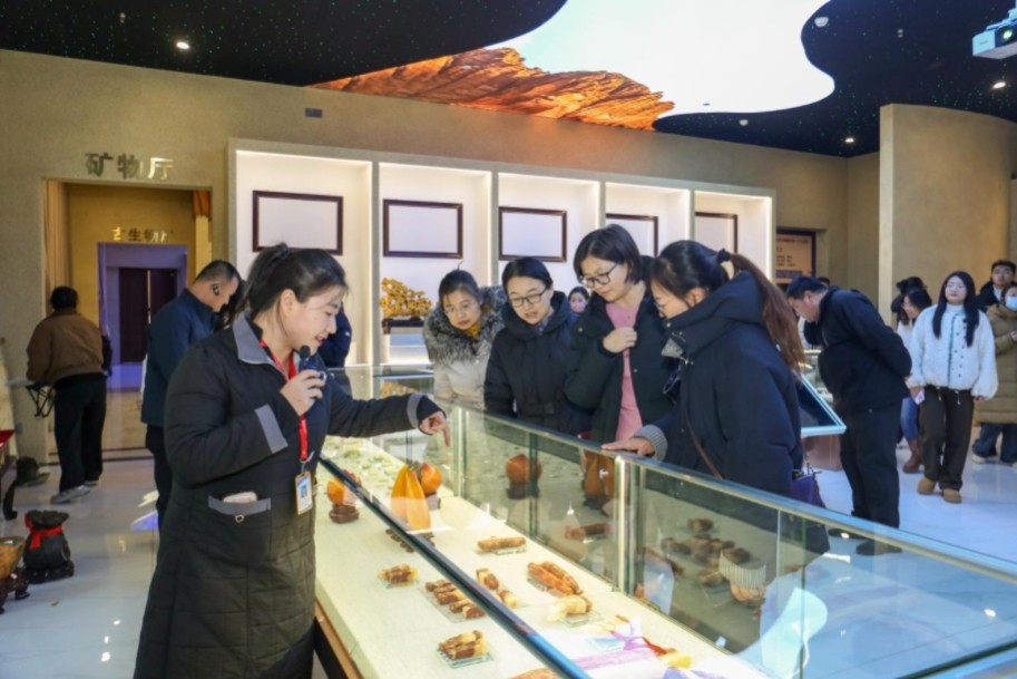 交流互鉴促提升 校际联动强党建——全市教育系统党务干部党建交流活动在Beat365成功举办