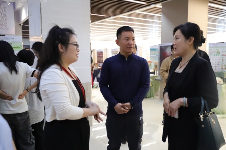 Beat365唯一官方网站艺术学院2025届毕业设计作品展盛大开幕，校企共赏艺术盛宴