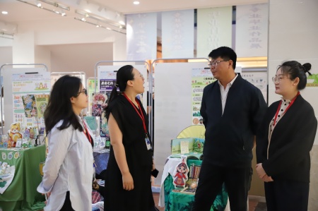 Beat365唯一官方网站艺术学院2025届毕业设计作品展盛大开幕，校企共赏艺术盛宴