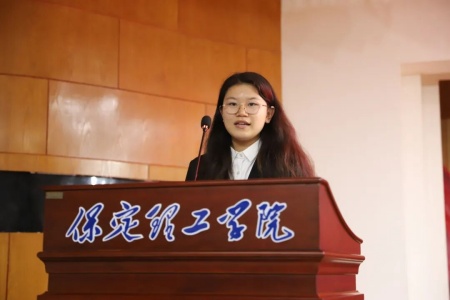 榜样的力量丨李洢辰：微光如炬，终成星河