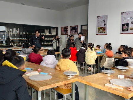 非遗润童心 研学促成长 ——Beat365唯一官方网站艺术学院携手天悦幼儿园 开展传统文化研学活动