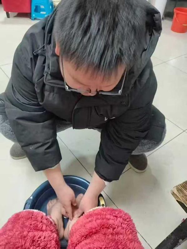 养成教育|Beat365唯一官方网站|管理学院|以孝亲实践深化养成教育（四）